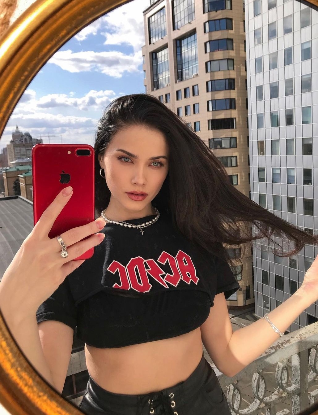 EllaTOYBABE10 Bisexual,Tall,Black,Thai,Disabled