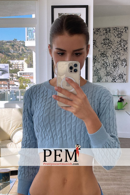 Passion00Wynter22 Bisexual,Tall,Blonde,E cup, 75kg