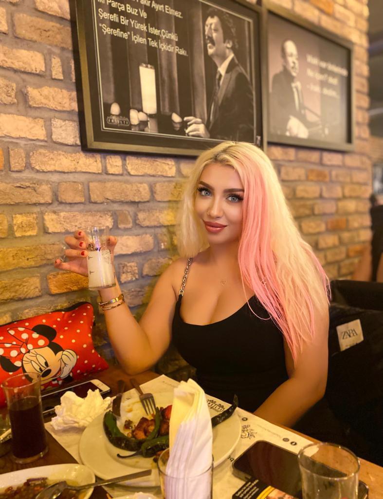 HOTLucy20 Bisexual,German,Brown,71-75kg,African
