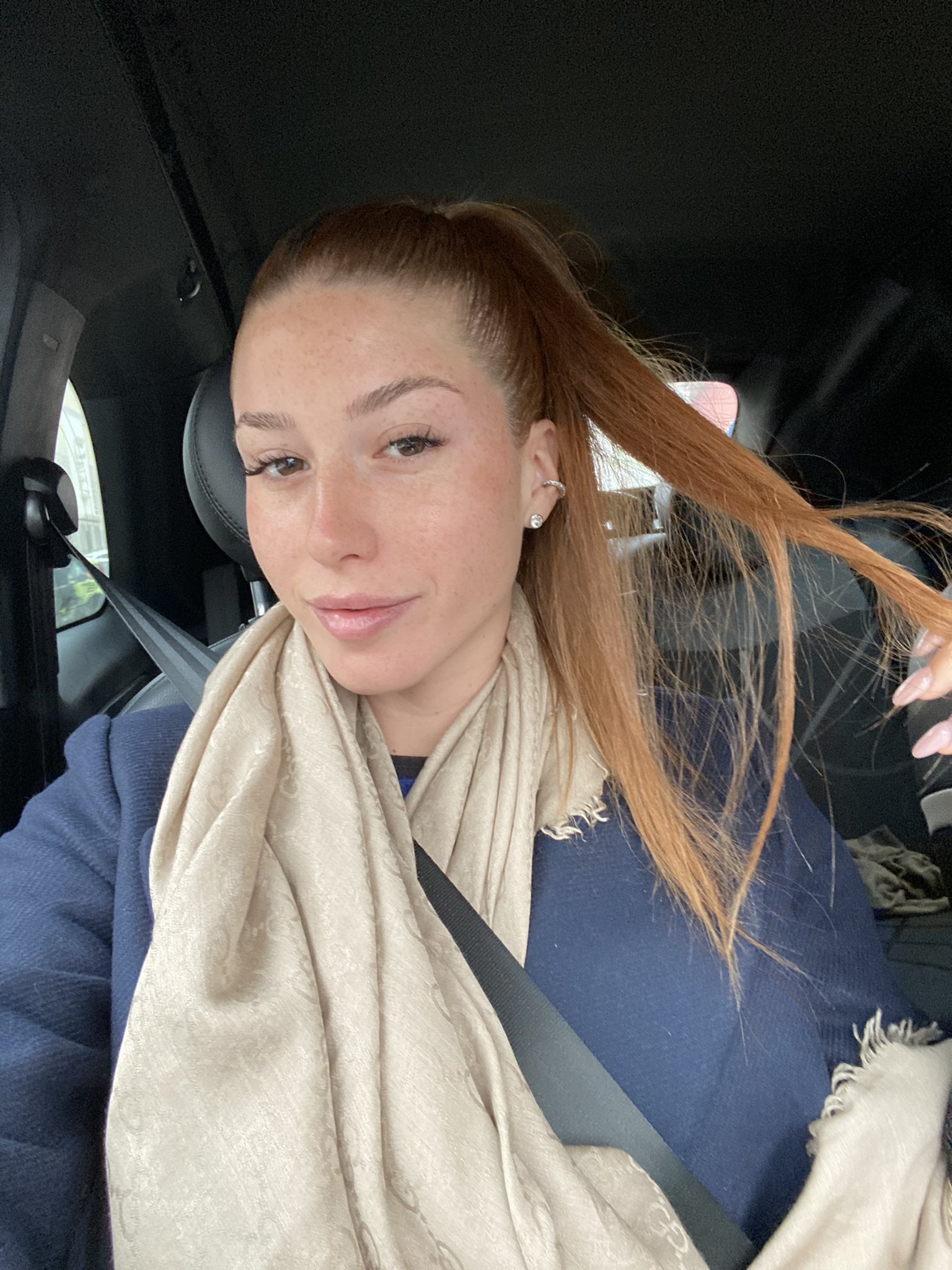 EllaTOYBABE10 Bisexual,Tall,Black,Thai,Disabled